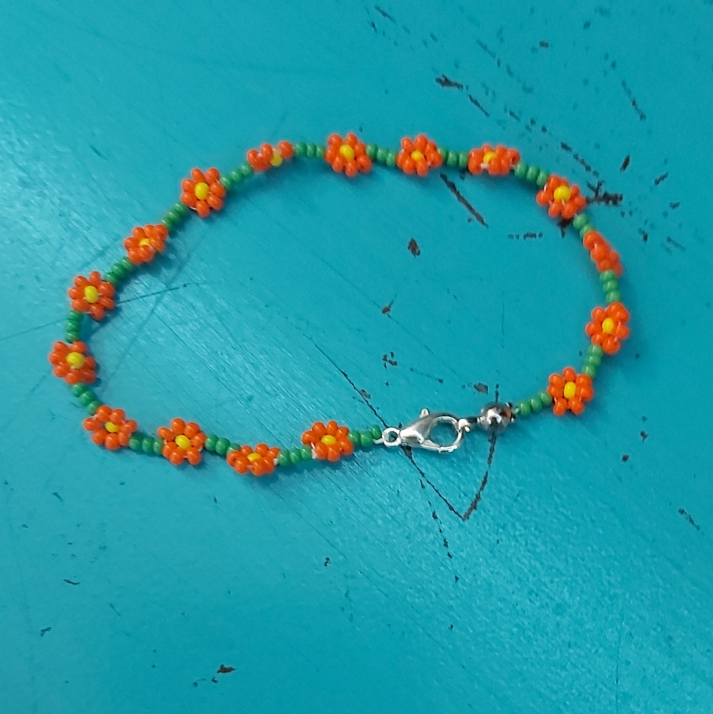 ✌🏻🌼 Beaded Daisy chain bracelet